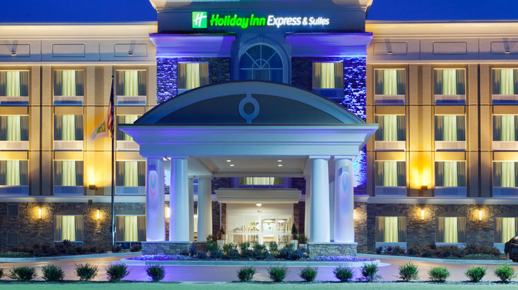 Holiday Inn Express & Stes Research Park Exterior