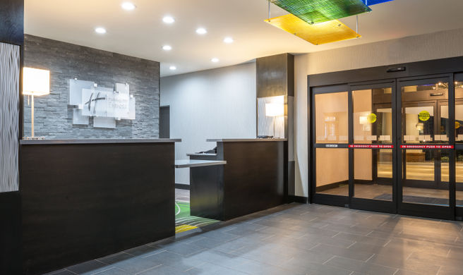Holiday Inn Express & Suites Norman Lobby