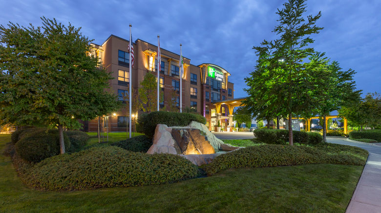 Holiday Inn Express Suites Riverport Exterior. Images powered by <a href="https://www.leonardoworldwide.com" target="_blank" rel="noopener">Leonardo</a>.