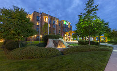 Holiday Inn Express Suites Riverport