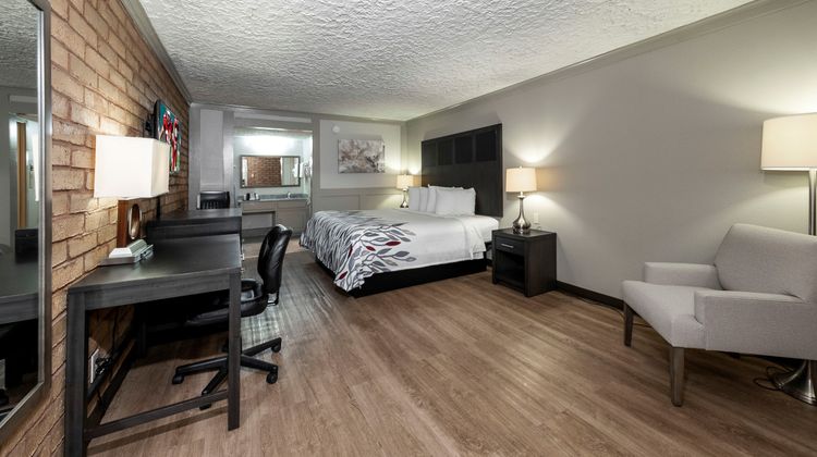 Red Roof Inn Monroe Room