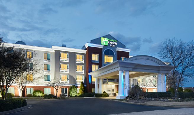 Holiday Inn Express/Suites I-26 & US 29 Exterior