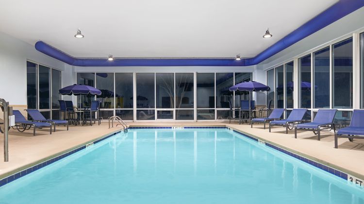 Holiday Inn Express/Suites I-26 & US 29 Pool