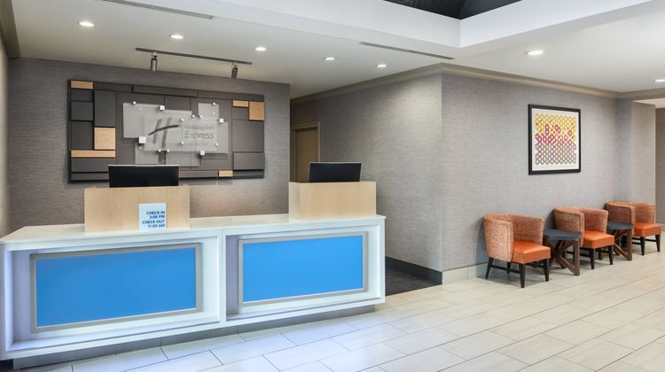 Holiday Inn Express/Suites I-26 & US 29 Exterior