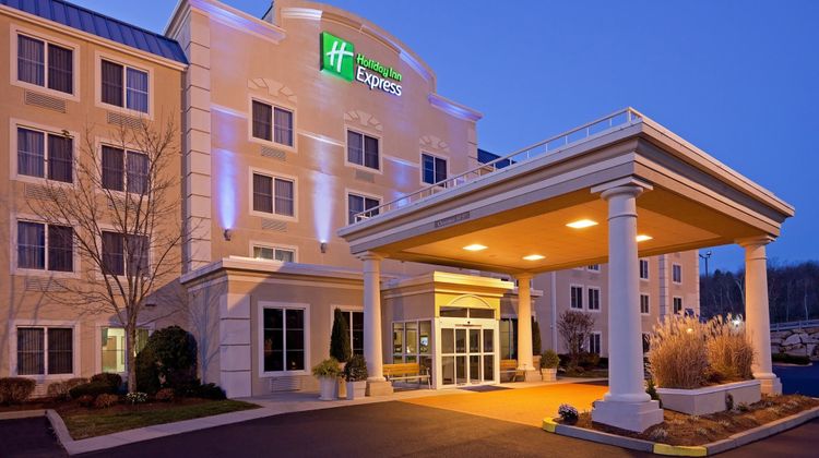 Holiday Inn Express Milford Exterior