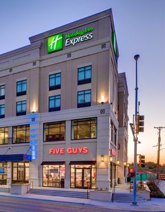 Holiday Inn Express & Suites