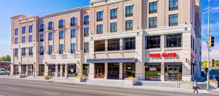 Holiday Inn Express & Suites Exterior