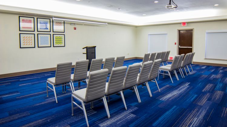 Holiday Inn Express & Suites Meeting