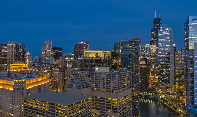 Holiday Inn Chicago Downtown-Wolf Point Exterior
