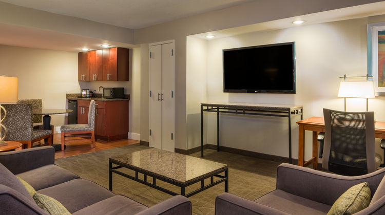 Holiday Inn Columbia East-Jessup Suite