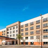 Holiday Inn Express & Suites Town Center