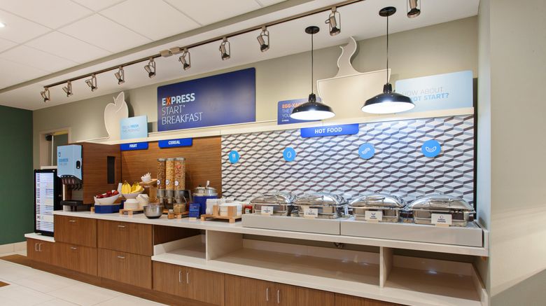 <b>Holiday Inn Express & Suites King George Restaurant</b>. Images powered by <a href="https://www.leonardoworldwide.com/" title="Leonardo Worldwide" target="_blank">Leonardo</a>.