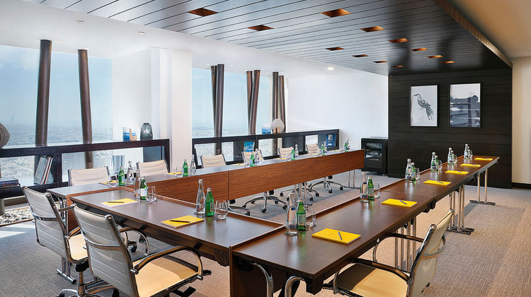 voco Dubai Meeting