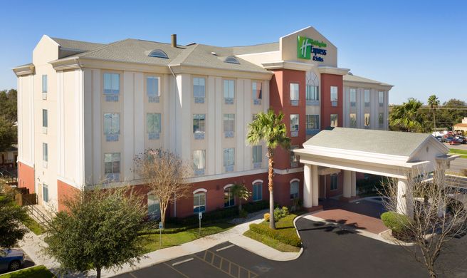 Holiday Inn Express Hotel & Suites Uvald Exterior