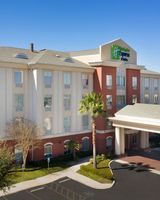 Holiday Inn Express Hotel & Suites Uvald