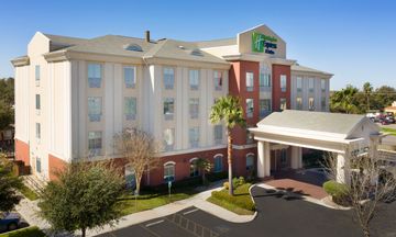 Holiday Inn Express Hotel & Suites Uvald