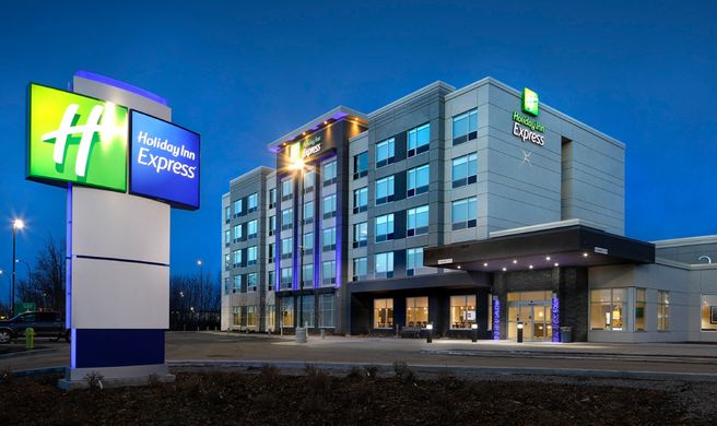 Holiday Inn Express Red Deer North Exterior