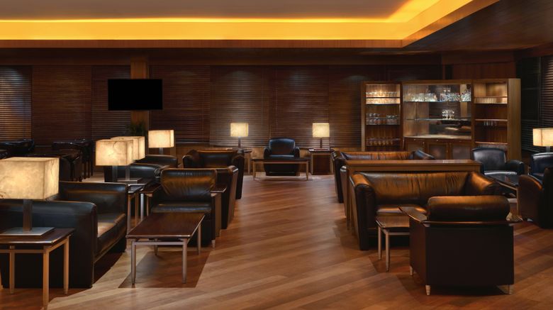 <b>Le Meridien New Delhi Lobby</b>. Images powered by <a href=https://www.travelagewest.com/Hotels/Delhi/