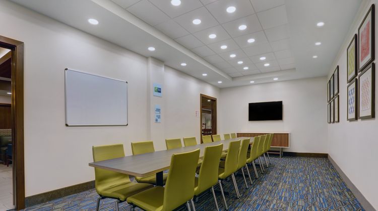 Holiday Inn Express & Suites Overland Pk Meeting