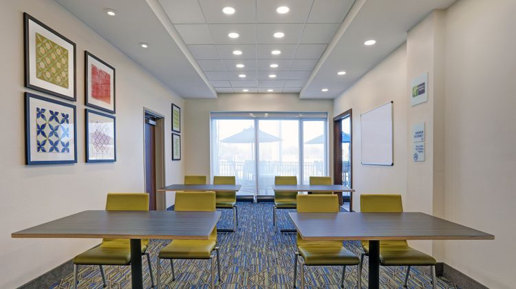 Holiday Inn Express & Suites Overland Pk Meeting