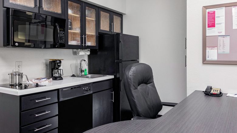 <b>Candlewood Suites Robins AFB Room</b>. Images powered by <a href="https://www.leonardoworldwide.com/" title="Leonardo Worldwide" target="_blank">Leonardo</a>.