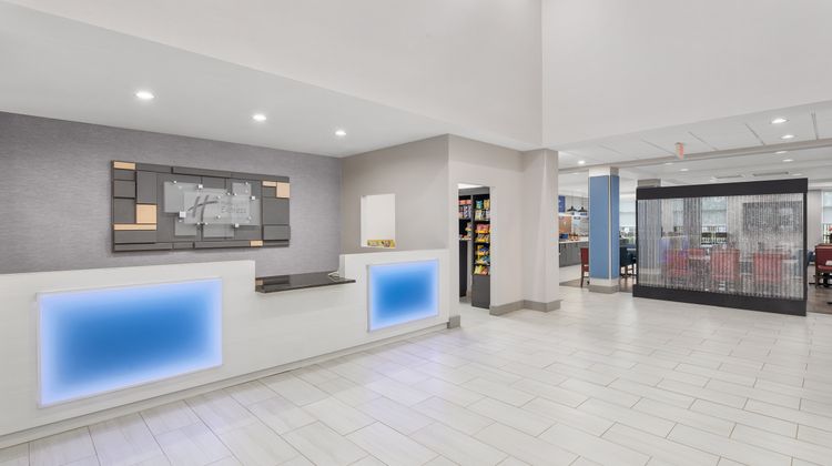 Holiday Inn Express Hotel & Suites Lobby