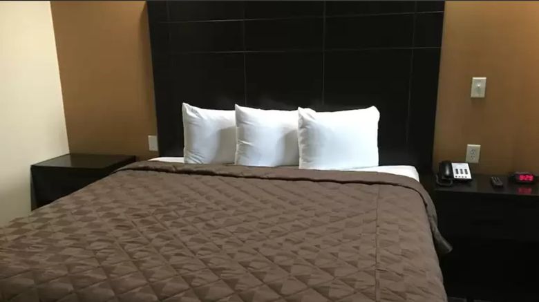 <b>Downtowner Inns Houston Room</b>. Images powered by <a href="https://www.leonardoworldwide.com/" title="Leonardo Worldwide" target="_blank">Leonardo</a>.