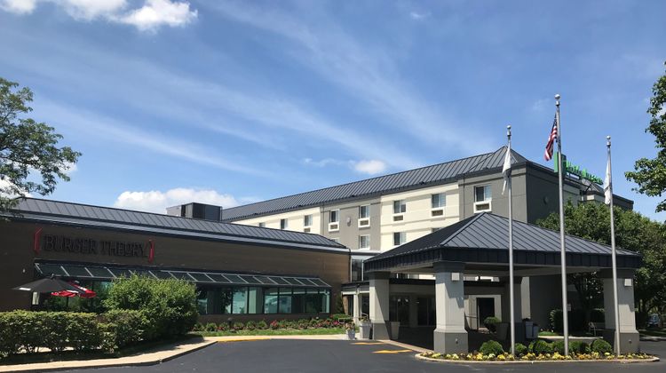 Holiday Inn Hotel & Suites Exterior