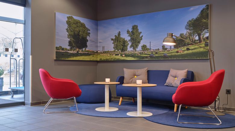 <b>Holiday Inn Express Dusseldorf City Nord Lobby</b>. Images powered by <a href="https://www.leonardoworldwide.com/" title="Leonardo Worldwide" target="_blank">Leonardo</a>.