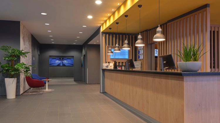 Holiday Inn Express Dusseldorf City Nord Lobby