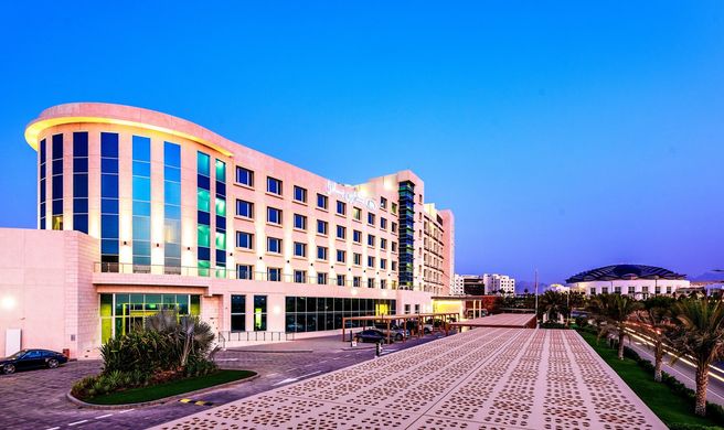 Crowne Plaza Muscat OCEC Exterior