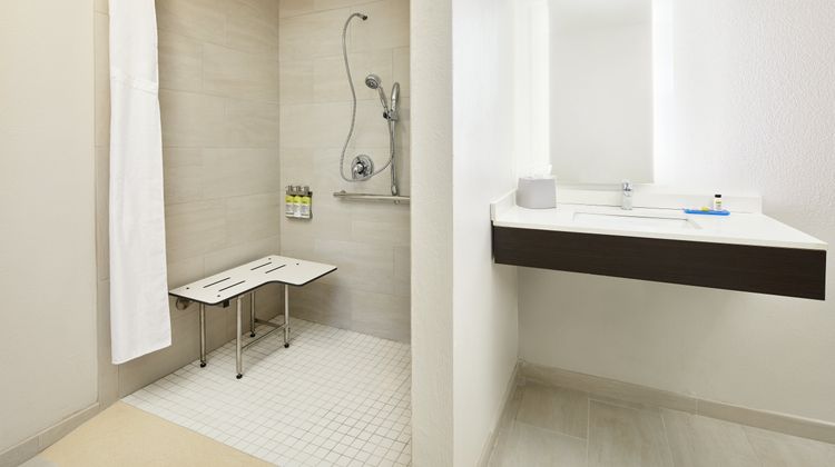 Holiday Inn Express & Suites Port Richey Room