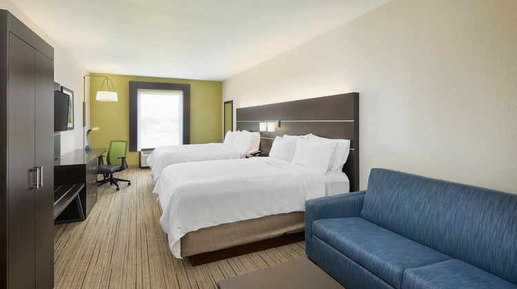 Holiday Inn Express & Suites Port Richey Suite