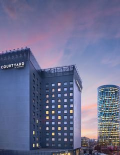 Courtyard Bucharest Floreasca