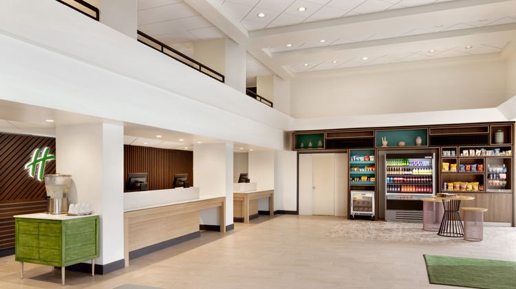 Holiday Inn Houston Intercontinental Lobby