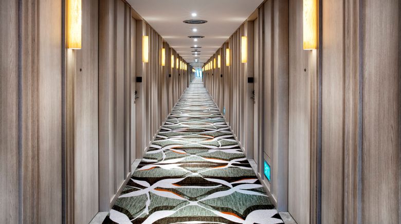 <b>Crowne Plaza Changi Airport Lobby</b>. Images powered by <a href="https://www.leonardoworldwide.com/" title="Leonardo Worldwide" target="_blank">Leonardo</a>.