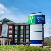 Holiday Inn Express Hotel & Suites