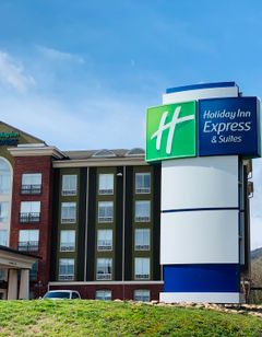 Holiday Inn Express Hotel & Suites