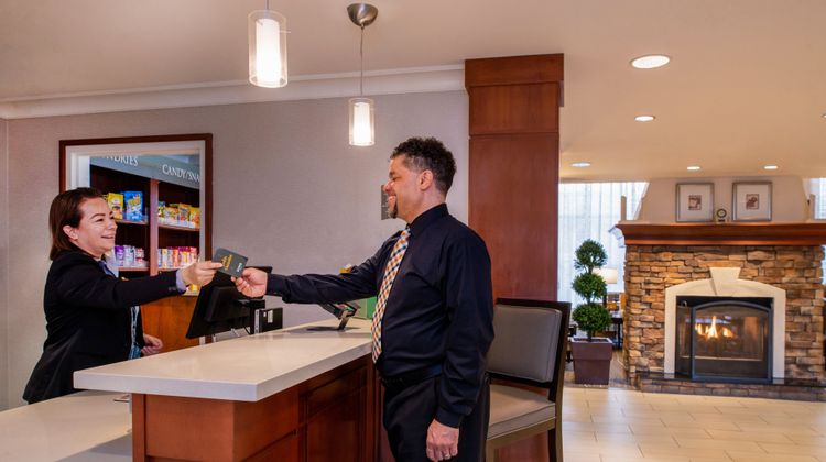 Staybridge Suites Indianapolis-Fishers Lobby
