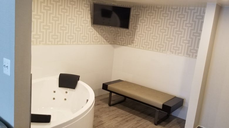 <b>Holiday Inn Washington-College Pk (1-95) Room</b>. Images powered by <a href="https://www.leonardoworldwide.com/" title="Leonardo Worldwide" target="_blank">Leonardo</a>.