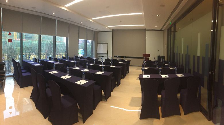 <b>Holiday Inn Express Fuzhou Downtown Meeting</b>. Images powered by <a href="https://www.leonardoworldwide.com/" title="Leonardo Worldwide" target="_blank">Leonardo</a>.