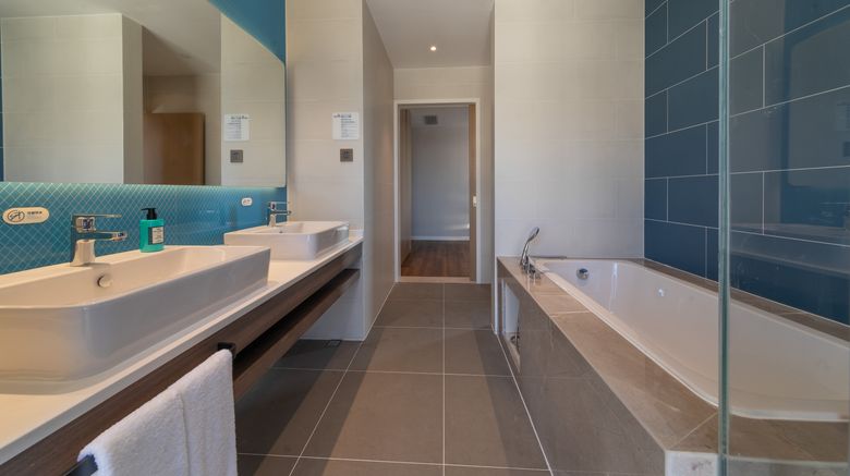 <b>Holiday Inn Express Kaifeng City Center Room</b>. Images powered by <a href="https://www.leonardoworldwide.com/" title="Leonardo Worldwide" target="_blank">Leonardo</a>.