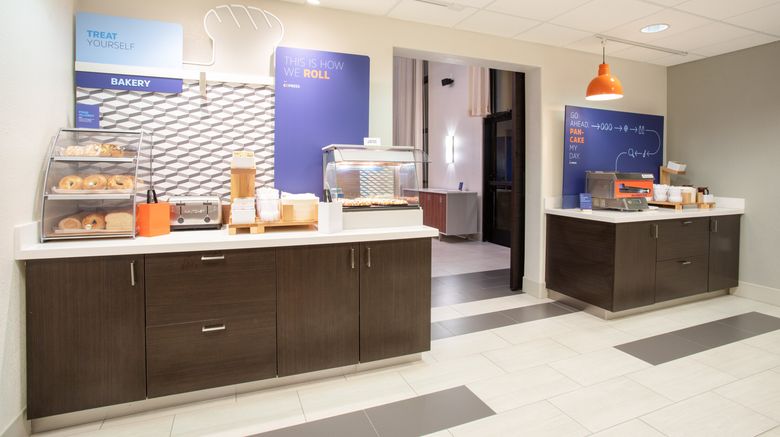 <b>Holiday Inn Express & Suites Phoenix Restaurant</b>. Images powered by <a href="https://www.leonardoworldwide.com/" title="Leonardo Worldwide" target="_blank">Leonardo</a>.