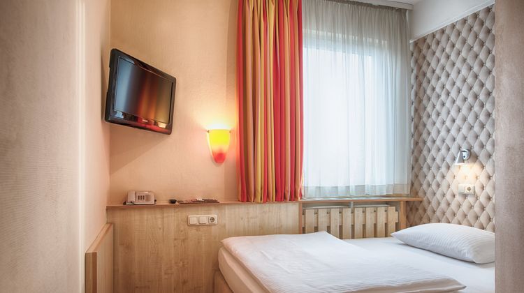 Enjoy Hotel Berlin City Messe Room