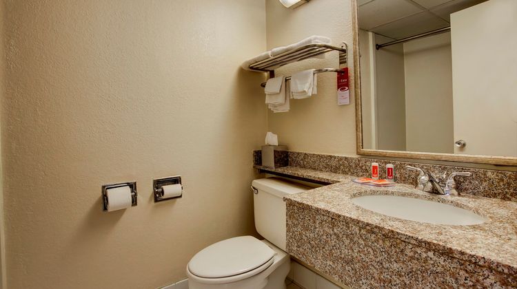 Red Carpet Inn Whippany Room