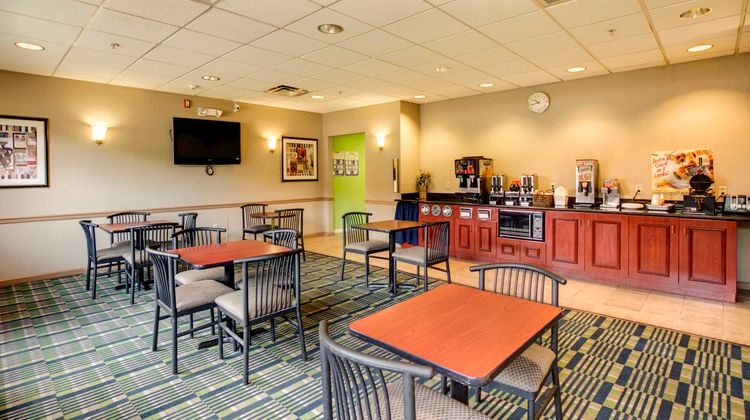 Red Carpet Inn Whippany Restaurant