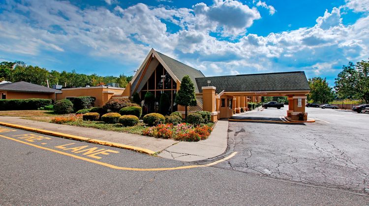 Red Carpet Inn Whippany Exterior