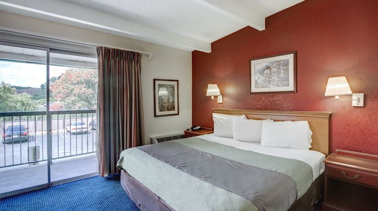 Red Carpet Inn Whippany Room