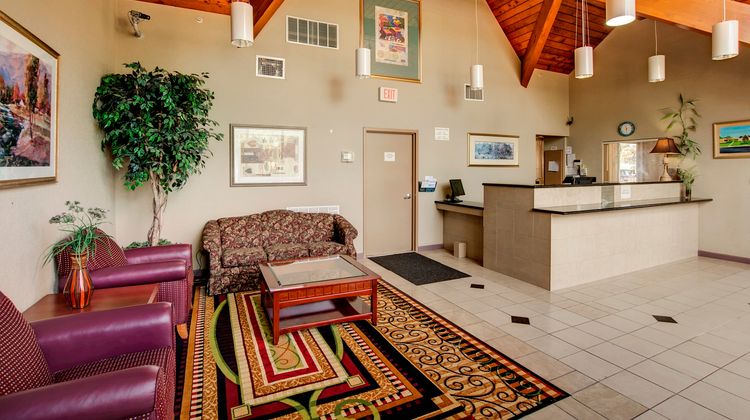 Red Carpet Inn Whippany Lobby
