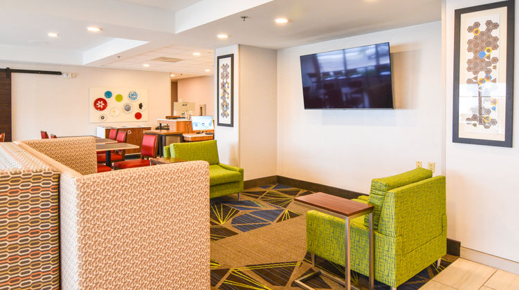 Holiday Inn Express Lobby